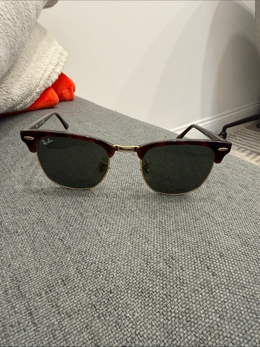 Ray-Ban Clubmaster Sunglasses - Tortoise Frame with Green Lenses and Gold Trim